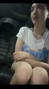 坚挺白嫩。少妇的诱惑