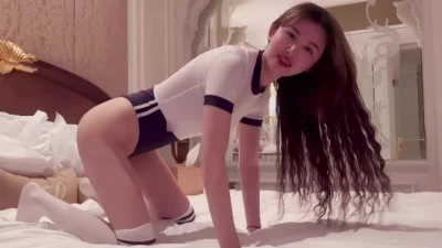 高颜值极品空姐穿上连体服太骚了爆操高潮淫叫